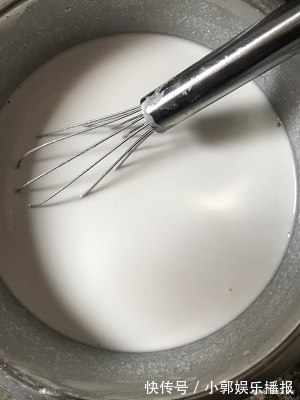 2分钟教你学会做凉皮，不用洗面，随做随吃，软滑又筋道，太香了