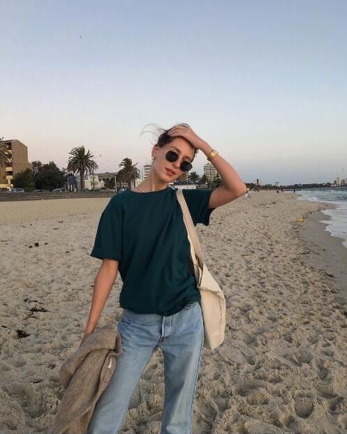 澳洲博主Jessica Alizzi是如何轻松就把简单的衣服穿出时尚感