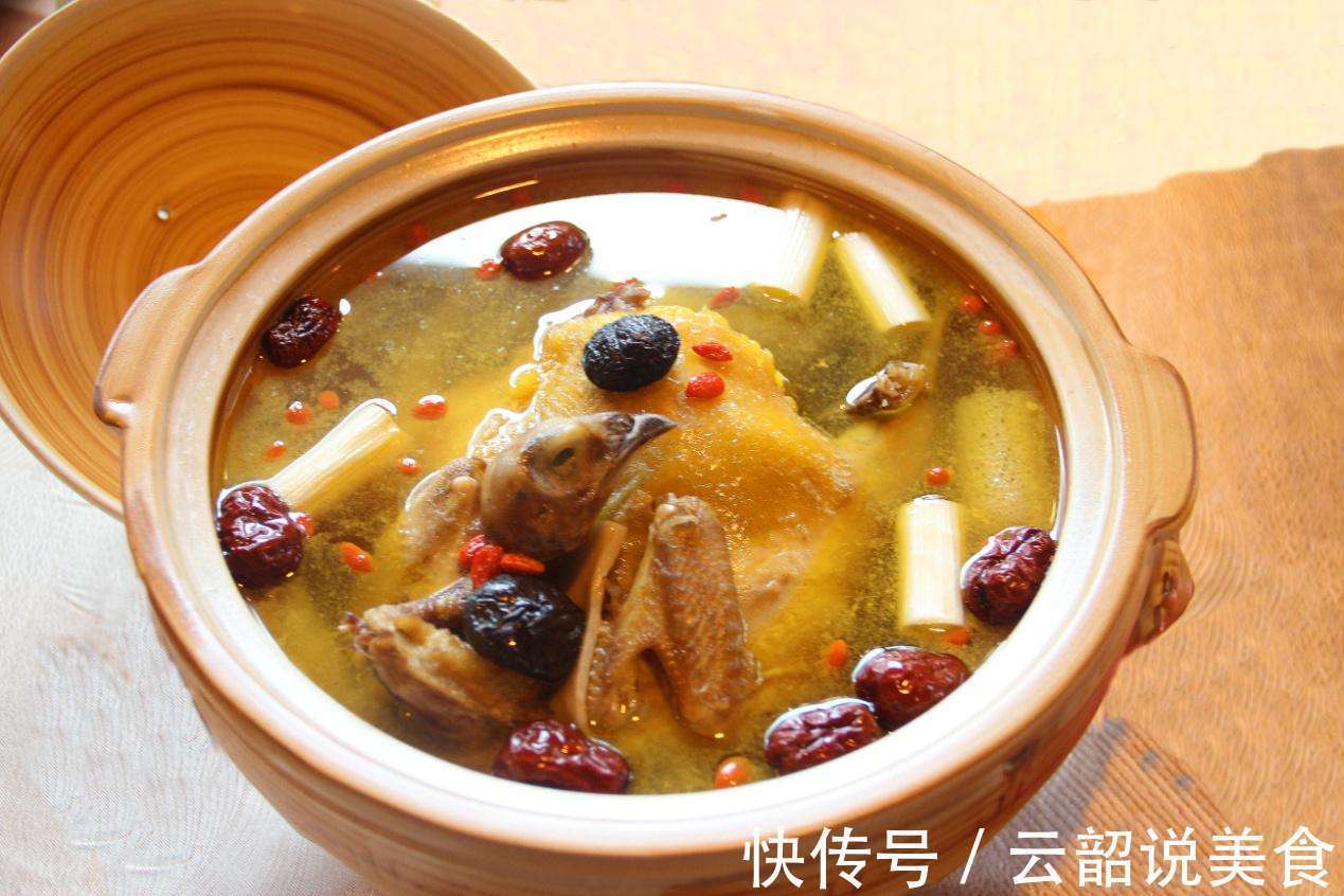 鸡汤怎么炖清亮鲜香,营养美味牢记2不用3窍门,鸡汤好喝人人夸