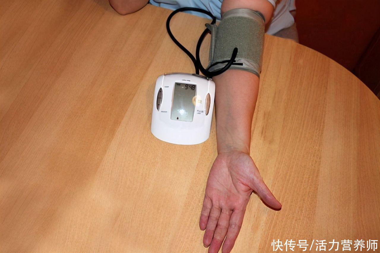 测量|高血压人群测量血压,为什么左右胳膊血压不一样?哪一测最准确?