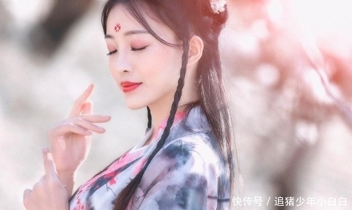 婉约词六首：一缕遐思花满院，回首茫然意阑珊