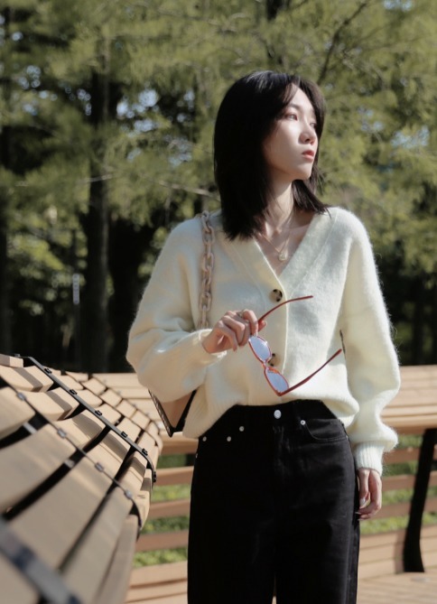 牛仔裤|人手一件的针织衫这样穿,保暖还高级,气质女神专属