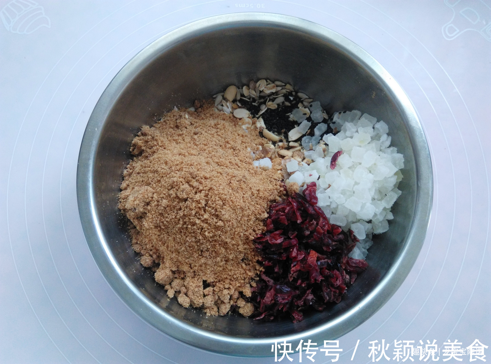 自制五仁馅月饼,放白糖还是红糖,区别很大,别放错了