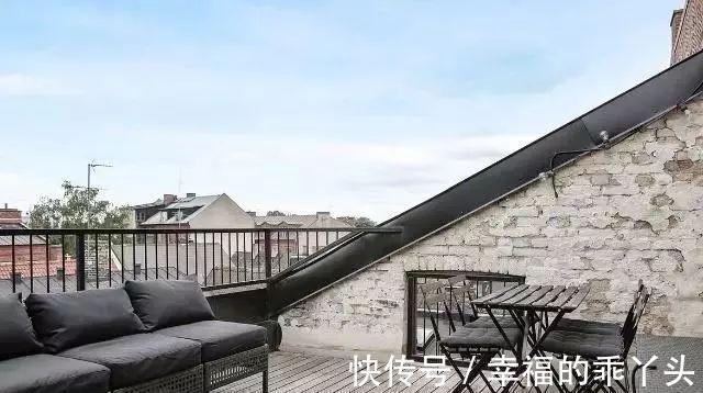 卧室|老弟不顾反对坚持买55平顶楼小户型,装修完一看大露台!好看极了