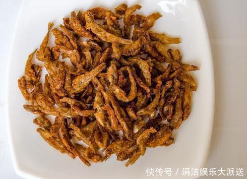 鱼肉|炸鱼时，裹面粉还是裹淀粉都不对，教你正确方法，外酥里嫩