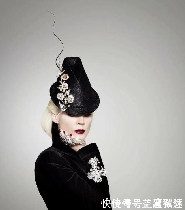 麦昆|麦昆设计的终极收藏家Gaga花75万找她买裙子,贝嫂最想赢的女人