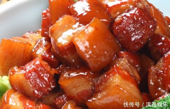 火红的嫩肉和诱人的香味撩人心弦,那种欲罢不能,流口水的香,馋