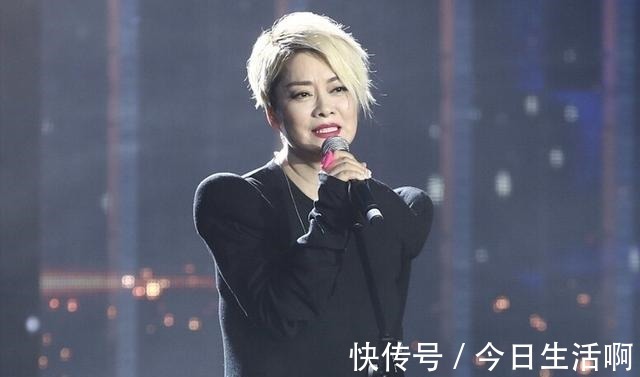 头顶 看了58岁毛阿敏的短发发型,终于明白了方脸型,为何适合短发了!