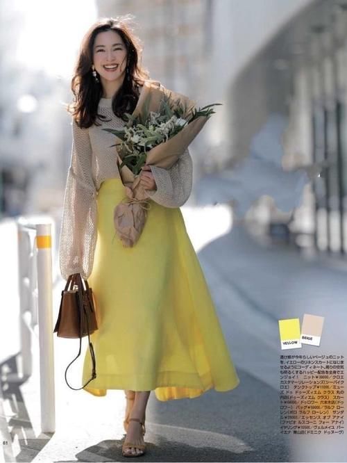 半身裙 建议四五十岁的女人,入秋后多穿这条“裙子”,优雅减龄显气质