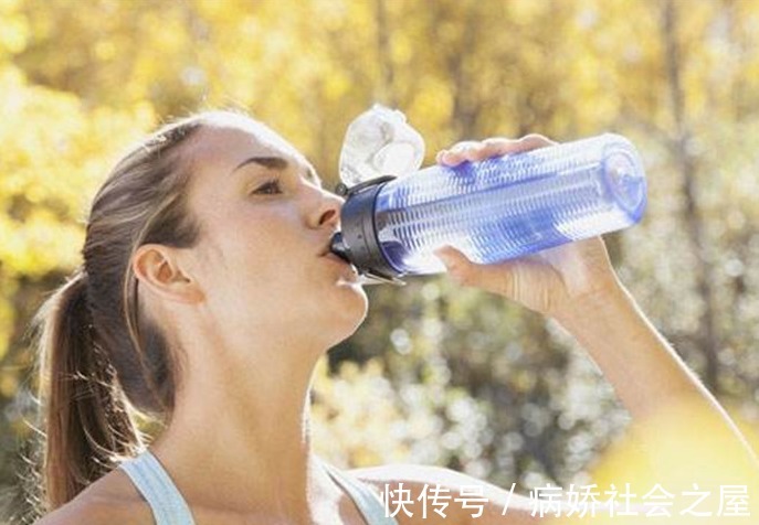 打嗝|肝不好的人,饭后若出现这3个现象,说明肝脏逐渐变好,偷着乐吧