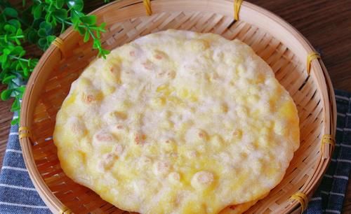 别只会烙葱油饼了，教你做玉米烙饼，不放一滴油，香甜又有嚼劲