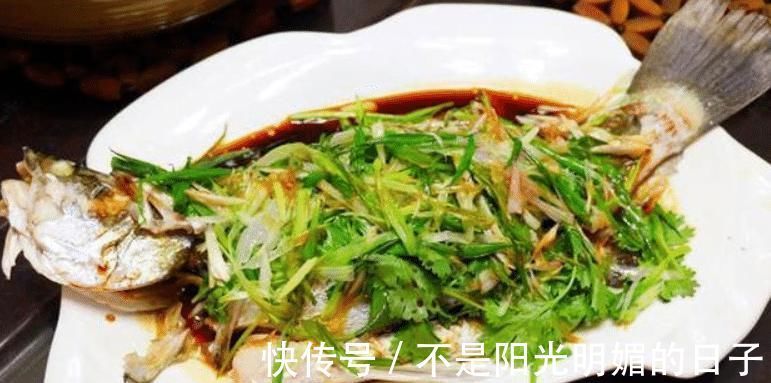 孕晚期|孕期肚皮发紧?这4种情况孕妈要留心,可能是胎儿不舒服的表现