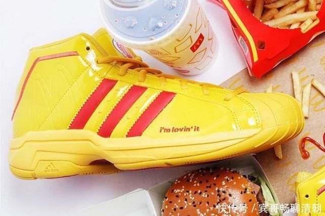 满分|当复古球鞋遇上麦当劳,这双外观吸睛度满分的联名鞋真馋人