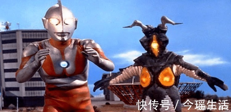 初代奥特曼|雷欧初稿是女奥特曼，初代初稿是怪兽，他本来能打败神秘四奥！
