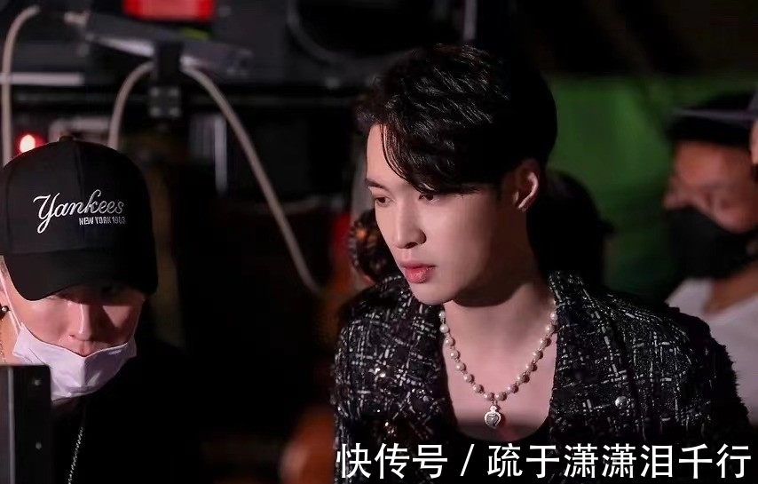 國(guó)風(fēng)|張藝興新綜藝將襲，看到他不食人間煙火的造型：又被他“裝”到了