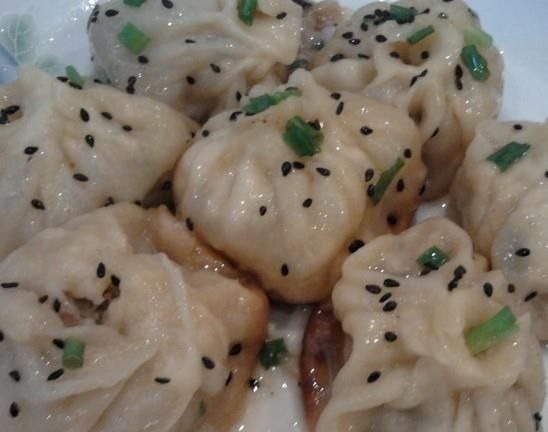 做生煎包时，还在放水煮？试试“方法”，生煎包吃起来酥脆好吃