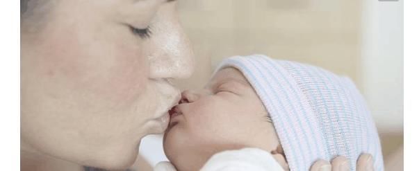 行为|月子期,若孩子出现这3种行为,多半说明智商很高,宝妈偷着乐吧