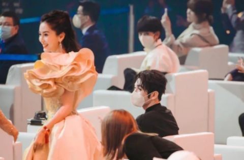 丁真|杨颖甜唱生日快乐歌,为黄晓明姥姥庆祝93岁生日,力破离婚传闻