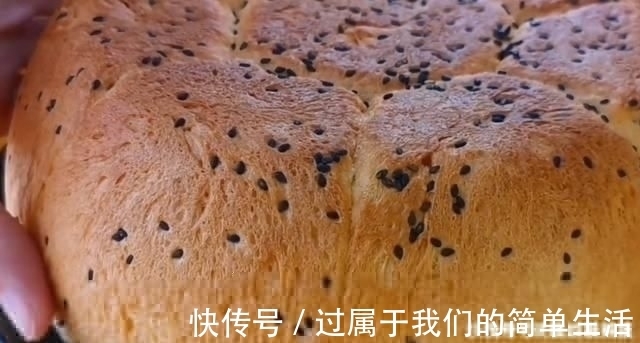 吃肉|面粉别蒸馒头了,加2个西红柿,不用蒸不用烙,出锅比吃肉还香
