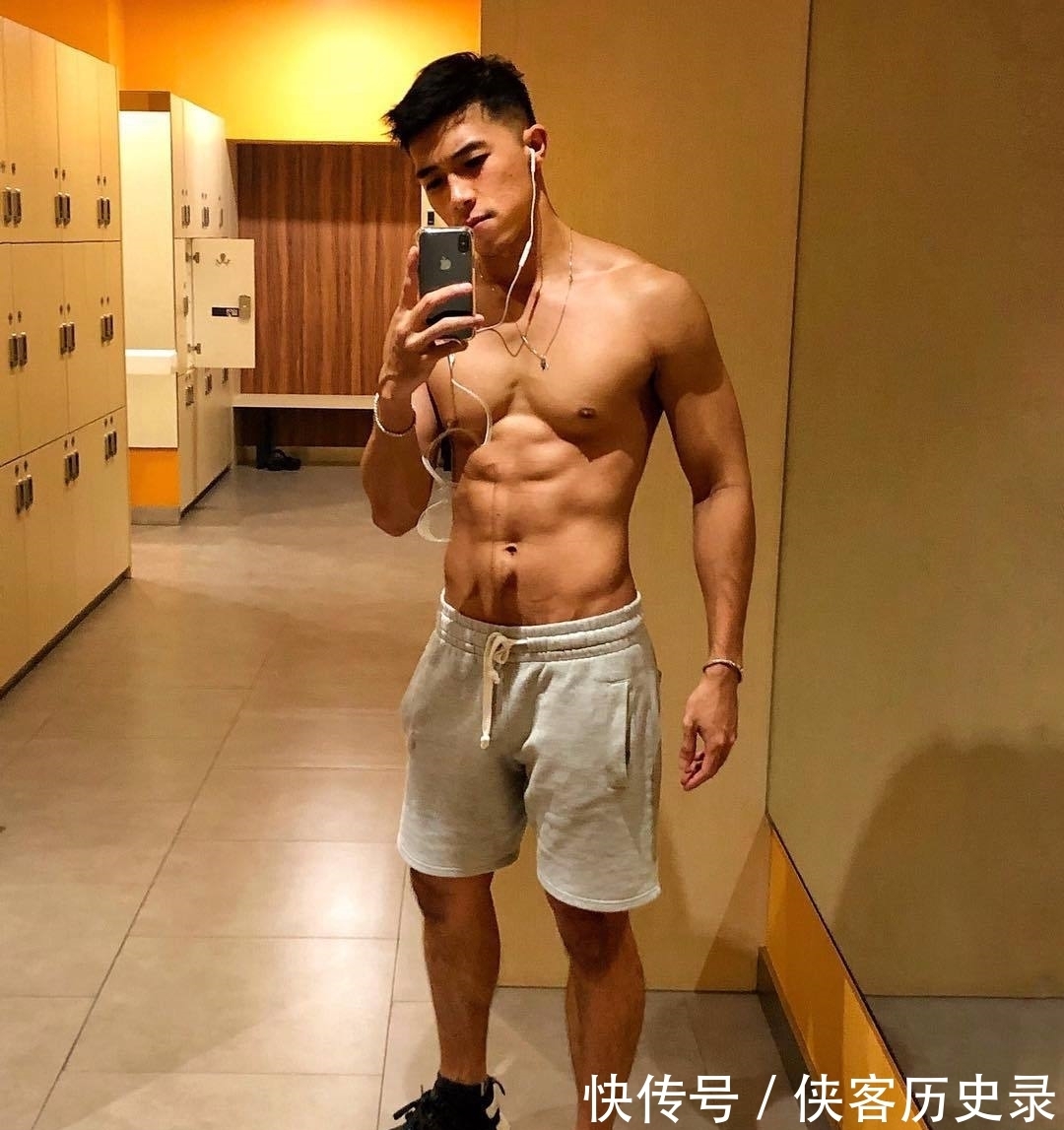 肌肉|爱健身的小鲜肉练就一身精壮的肌肉，立体的人鱼线宛如刀刻！