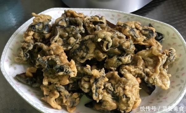 木耳新吃法,不凉拌、不炒菜,三分钟做一大盘,金黄酥脆,吃不够