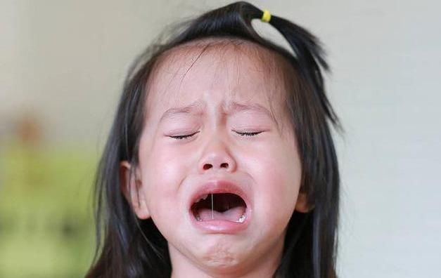 零食|女童舌头被“炸成筛子”,一元一包的“新奇零食”才是真“垃圾”