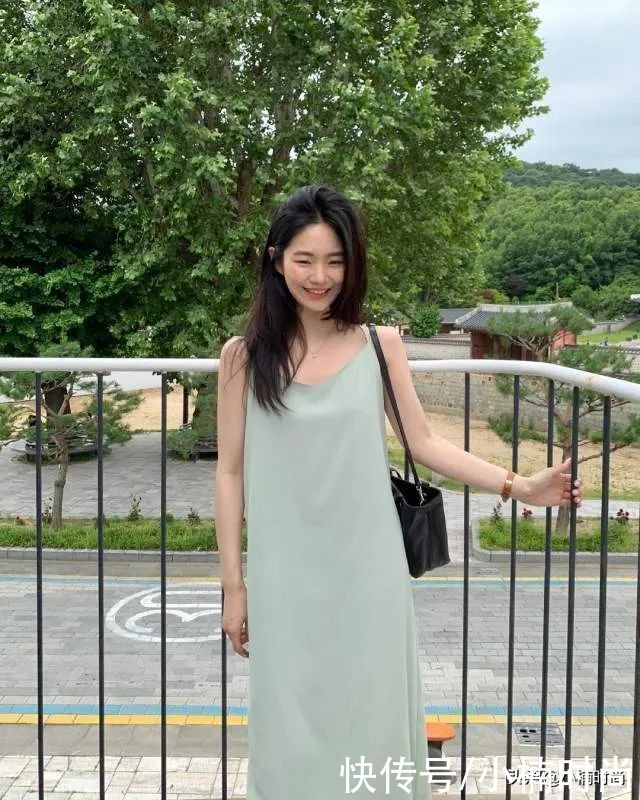 小楠|清透感更清爽迷人！女生夏日浅牛油果色日常搭配推荐