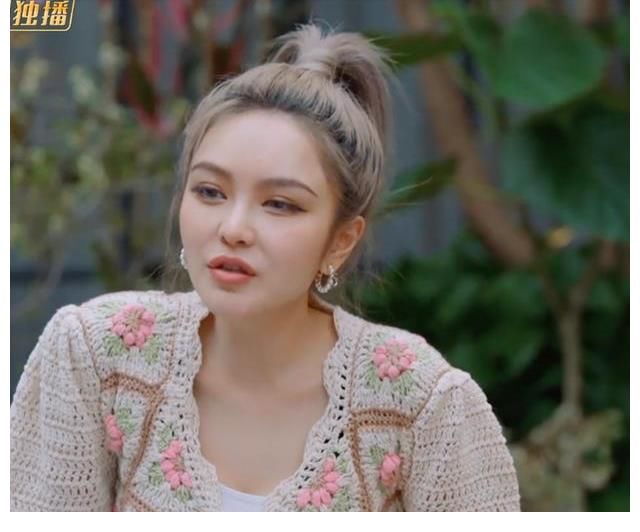 悲哀|周扬青和新男友上节目秀恩爱,罗志祥却只能在台湾吃菠萝,悲哀啊