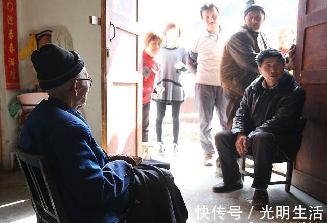 秘笈|113岁老人吸烟又喝酒,却说长寿不难,老人的养生秘笈值得借鉴