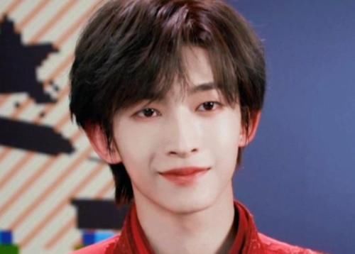 酷boy刘宇私下秀绝活，看清手中的道具，网友：刘老根舞台欢迎你