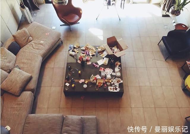 流理台|带你看看何猷君住的豪宅,茶几上堆满垃圾,家里连一个佣人都没有