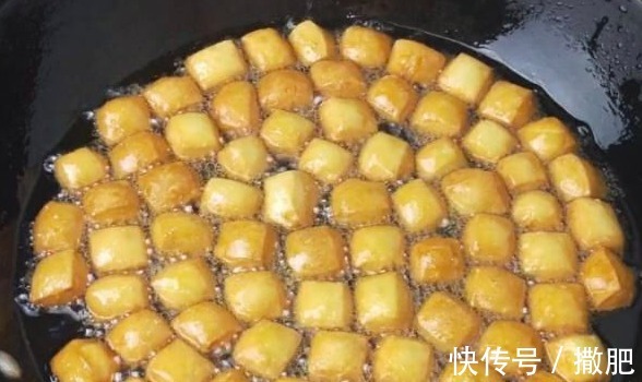 2碗面粉1个鸡蛋，做家人爱吃的小零食，焦香酥脆，上桌就吃光