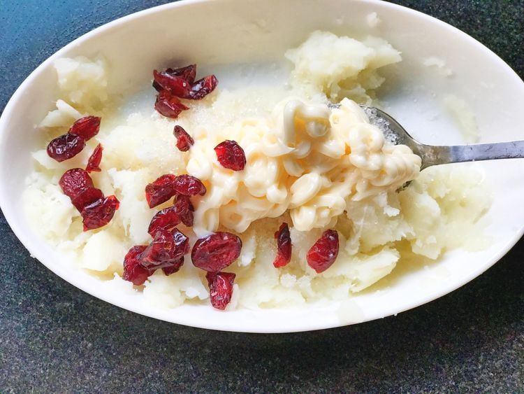 家里来客人就用这道菜来招待，外酥里嫩入口脆爽，做法也很简单