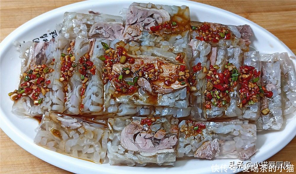 小猫|教你水晶盐鸭肉做法，成菜晶莹剔透口感Q弹，特别爽口还解馋