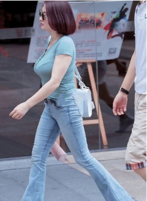 潮流小姐姐皎若秋月,优雅又气质,绽放柔情似水的气质