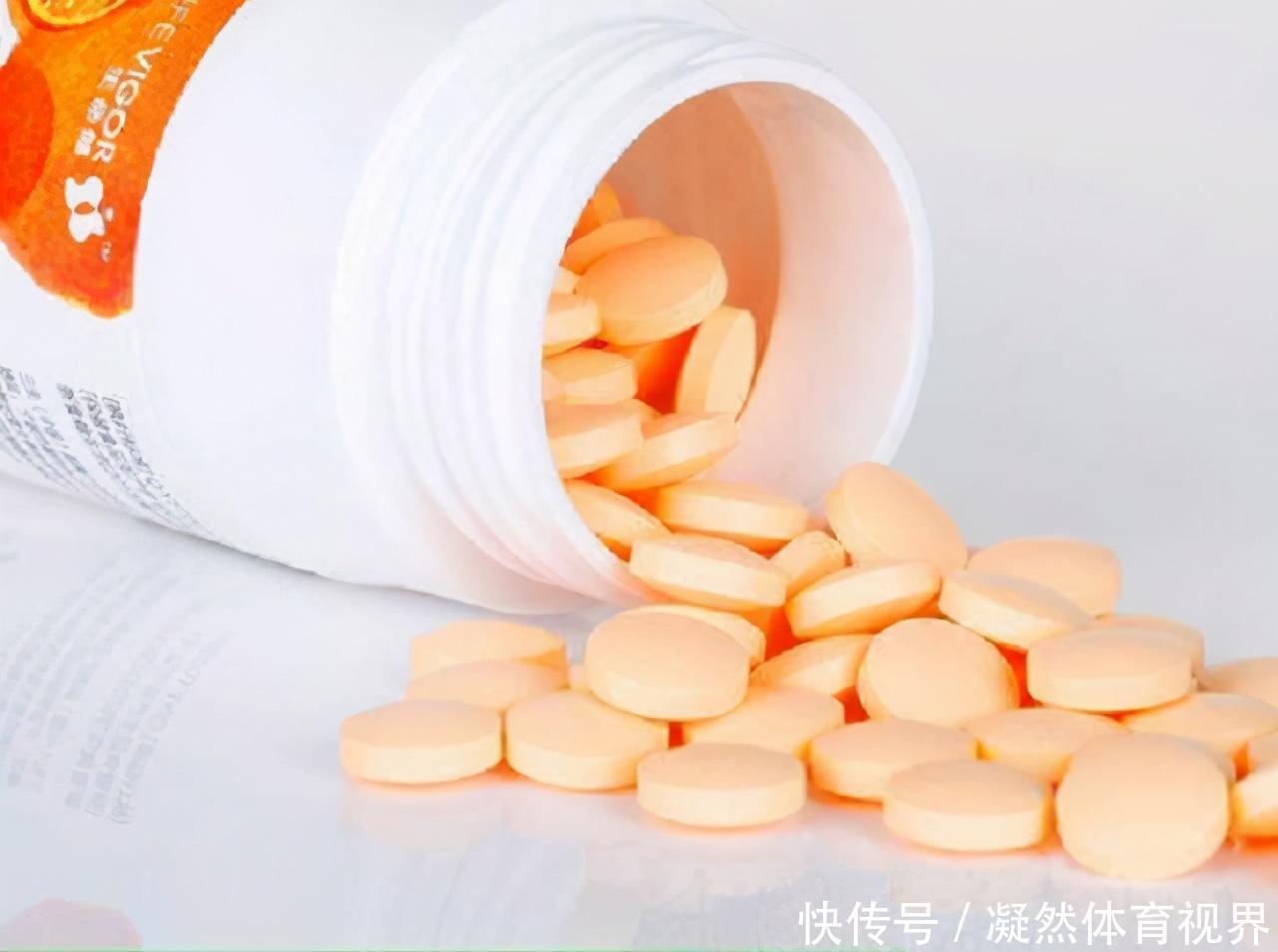 鱼刺卡喉咙,喝醋吃馒头都不对!嘴里含一片它,鱼刺自己溜出来
