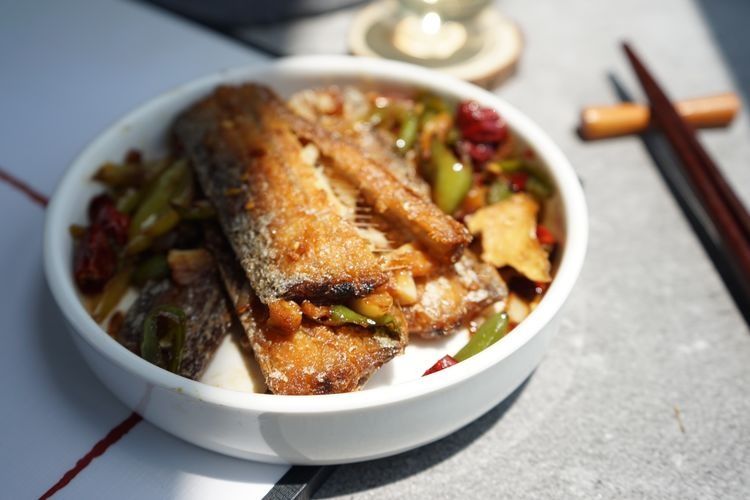 简单无难度的香煎带鱼，秋天学起来，做给家人吃