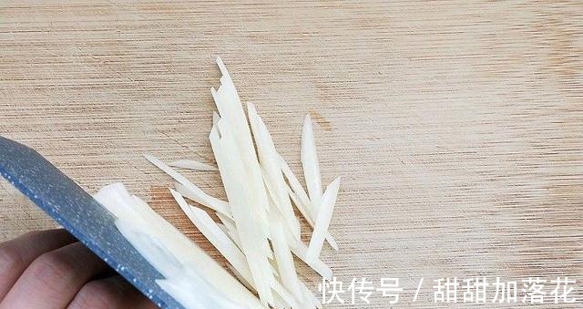 维生素c|立秋之后，遇到此蔬菜要珍惜，维C含量很高，蒸包子特别香！