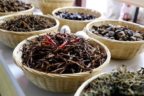 蕨菜|5种蔬菜晒干后，比新鲜的还香，趁着天热晒起来，留着冬天炖肉吃