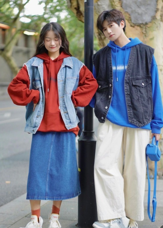 半身裙|冬天穿衣没思路?看看这5组情侣默契穿搭,高阶秀恩爱