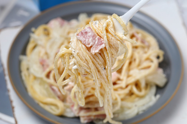 完美复刻西餐厅培根芝士意面,奶香浓郁好吃到舔盘,简单又实惠!