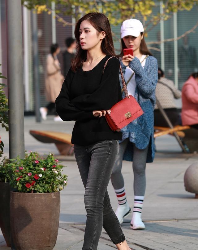 小上衣|魅力十足的打底裤穿搭舒适不失自在感,展现英姿飒爽,甜美时尚