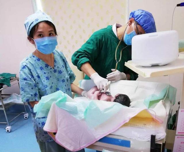 豌豆|宝宝有以下表现,暗示妈妈母乳质量差,做好四点可提升