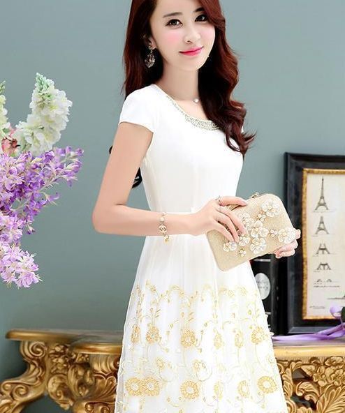 不了|街拍:常规穿衣根本满足不了这么性感的小姐姐,身材真好