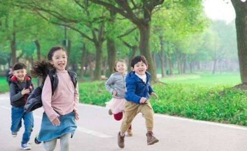 补充蛋白质|“你家孩子身高达标吗?”对比2020年儿童身高表,高矮一目了然