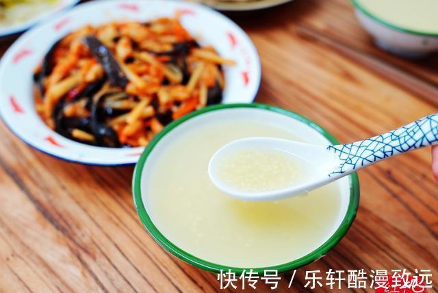 小米粥|小两口儿的晚餐,二荤一素一粥一主食,您看吃得怎么样