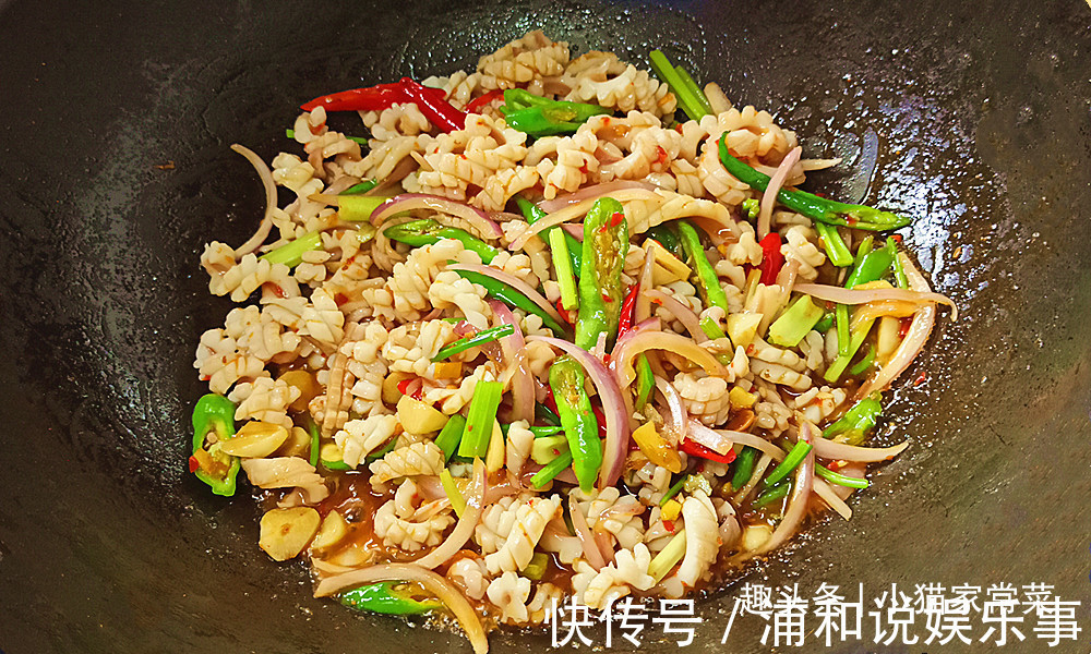 孜然面|教你“香辣鱿鱼”的做法,成菜香辣滑嫩,制作简单,看一遍就会