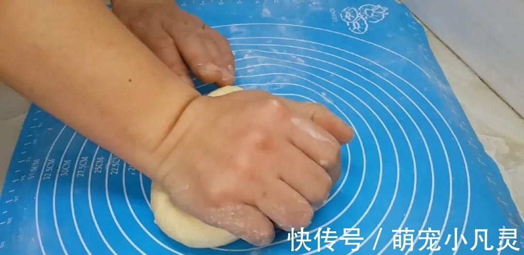 孩子|最近很火的面包做法，烤箱里一放，家里孩子一周吃五次，真的很好吃