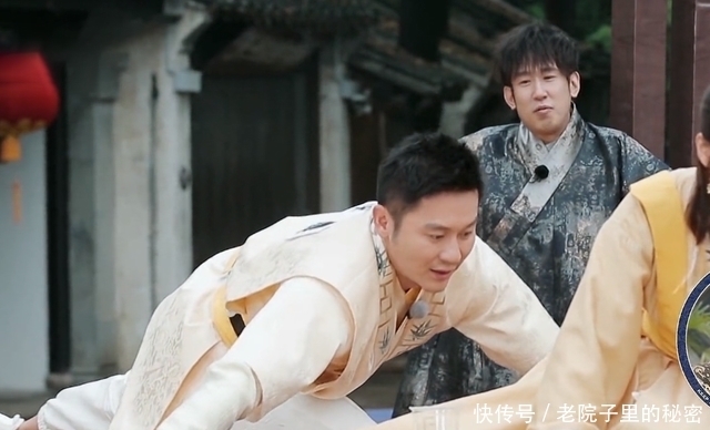 黄旭熙 《奔跑吧》这次请对人了,控场超强,丝毫不输常驻MC