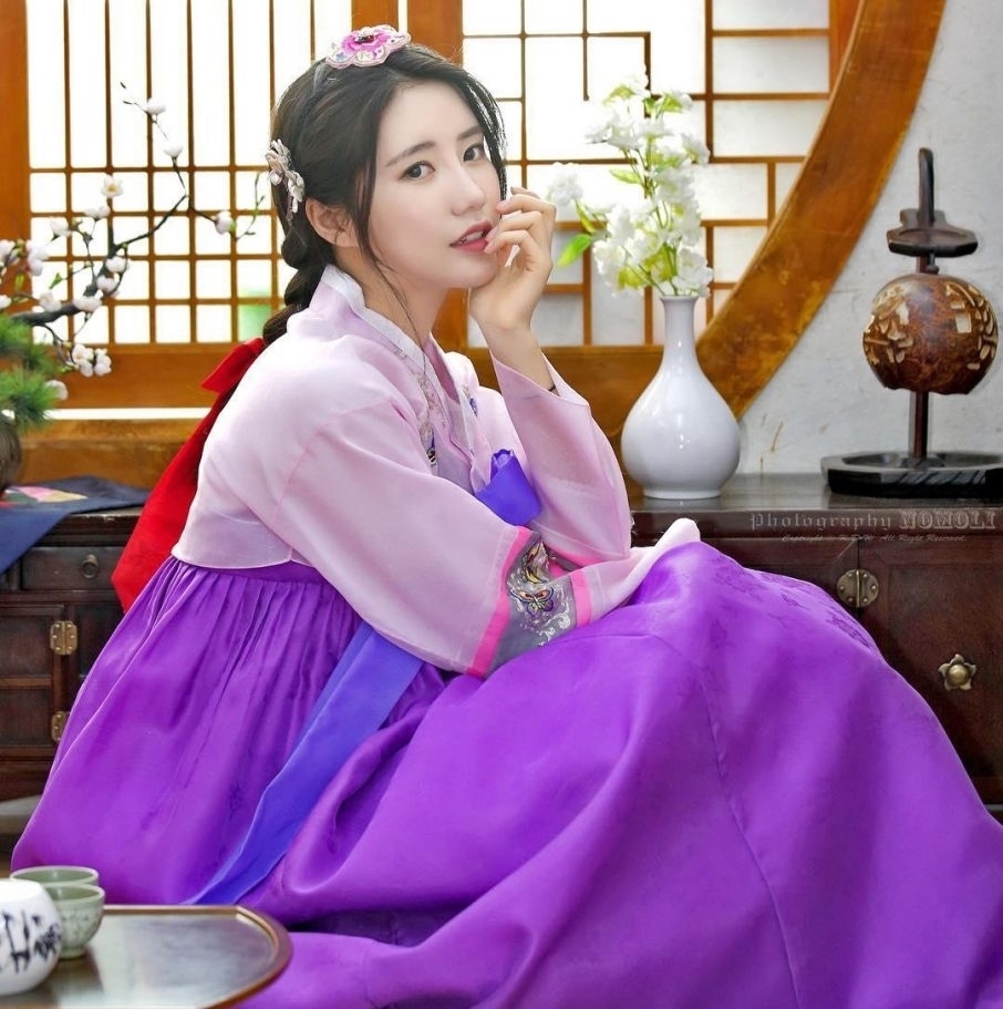 美女写真:小姐姐们凹凸有致的好身材,白皙的肌肤,十分甜美可爱